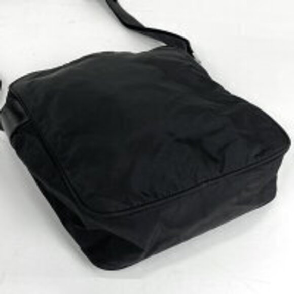 Prada logo plate Crossbody Bag black - Picture 2 of 6